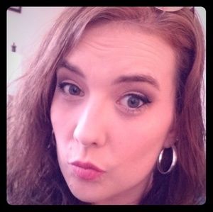 Meet your Posher, Desiree